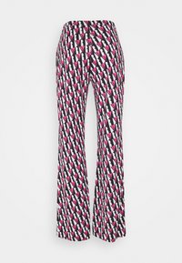 Pantalons évasés en tissu extensible, avec un motif géométrique de triangles noirs, blancs et roses vifs. Texture lisse sur l'ensemble.