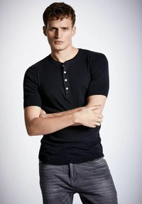 Schiesser KARL-HEINZ - Camiseta básica - schwarz