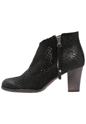 Ankle boot