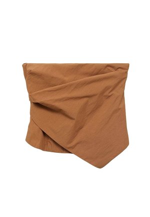 Bruin stoffen omslag met een gestructureerd oppervlak; heeft een gedrapeerd ontwerp dat een unieke asymmetrische vorm creëert.