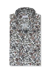 Chemise blanche à manches longues avec imprimé floral multicolore, boutonnée sur le devant, avec col plié, soigneusement pliée sur un fond blanc.
