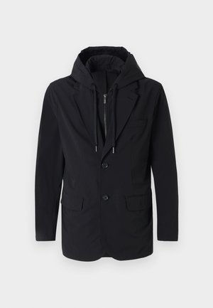 Schwarzer Hybrid-Blazer mit Kapuze. Verfügt über zwei Fronttaschen, einen Knopfverschluss und eine glatte Textur. Integrierte Kapuze mit Reißverschluss.