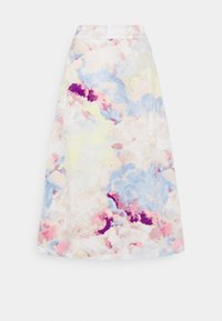 Jupe midi évasée en tissu léger, mettant en avant un motif de nuages pastel en nuances de rose, violet, bleu et jaune. Texture douce, taille élastique.