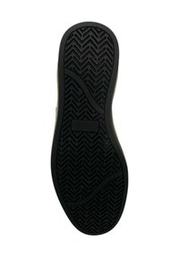Suola di scarpa in gomma nera con motivo a spina di pesce e dettagli curvi sui lati. Presenta un'area rettangolare liscia per la personalizzazione del marchio.