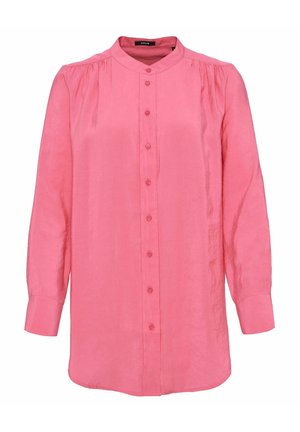 Pink, langærmet knapbluse med mandarinkrave, let skulderindsamling og brede manchetter.