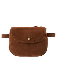 Bruine suède crossbodytas met een flapsluiting, een ronde messing drukknop en een afneembare leren band. Gladde textuur en afgeronde vorm.