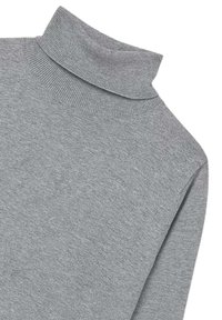 Maglione grigio a collo alto con un colletto a costine e una texture morbida. Il design presenta spalle aderenti e un tessuto liscio.