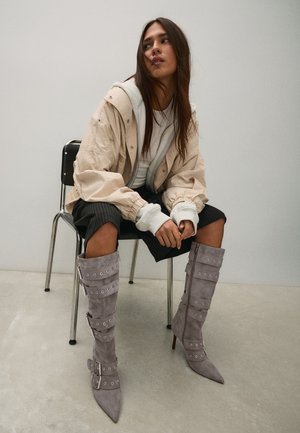 Bershka, MULTI-BUCKLE HEELED - BOOTS - Bottes à talons hauts - grey