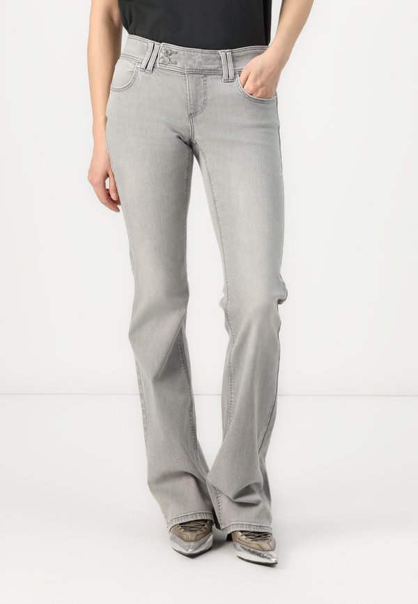 ONLBLUSH - Flared Jeans