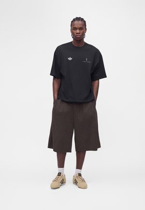 adidas Originals, IAMISIGO GRAPHIC TEE UNISEX - Μπλουζάκι με στάμπα - black