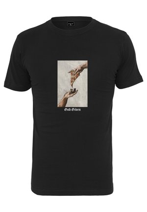 Zwarte katoenen T-shirt met een centrale afbeelding van handen die naar een pizzastuk reiken, met daaronder de tekst "God Given". Korte mouwen, ronde hals.