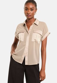 Lipsy REGULAR FIT - POCKET - Nööpidega pluus - gold