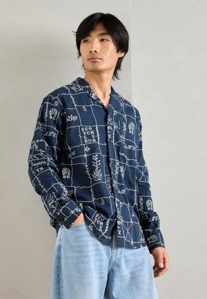 ALLOVER EMBROIDERED SHIRT - Košeľa - dark blue/off-white