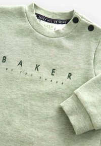 Baker by Ted Baker REGULAR FIT zielony
