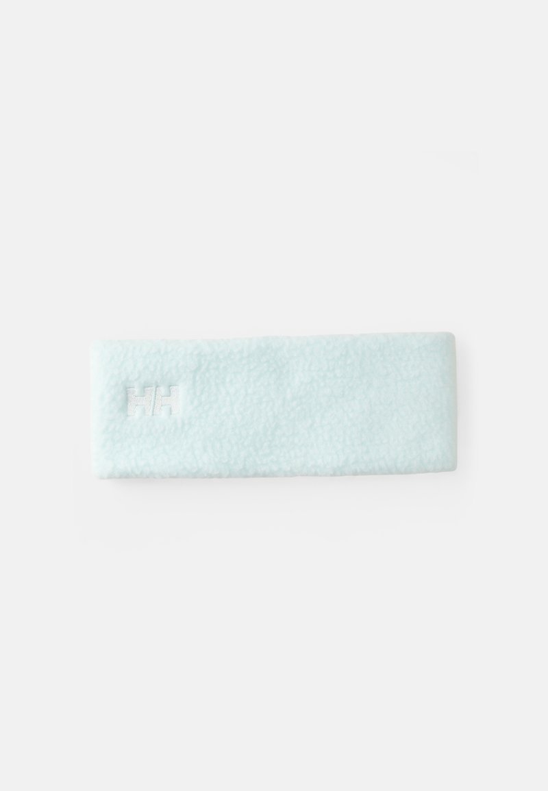 Fleesband i ljusblått med mjuk textur. Har en vit logotyp broderad på ena sidan. Rektangulär form, lämplig för kallt väder.