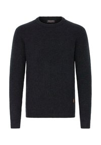 Dunkelgrauer Strickpullover mit Rundhalsausschnitt, geripptem Muster und langen Ärmeln. Mit einem kleinen Logo-Detail an der unteren Seite.