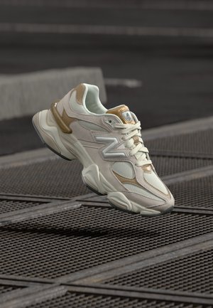 U9060 - Αθλητικά παπούτσια - gold-coloured/beige