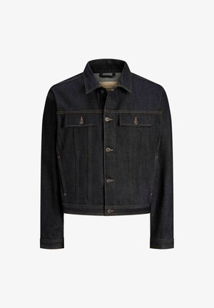 Giacca di denim blu scuro con bottoni sul davanti, due tasche a patta sul petto, maniche lunghe e cuciture a contrasto.