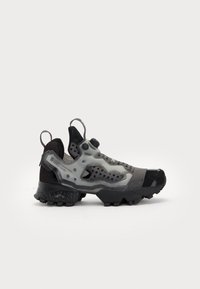 Reebok LTD 11 BY BORIS BIDJAN SABERI INSTAPUMP FURY MID UNISEX - Sneaker low - black