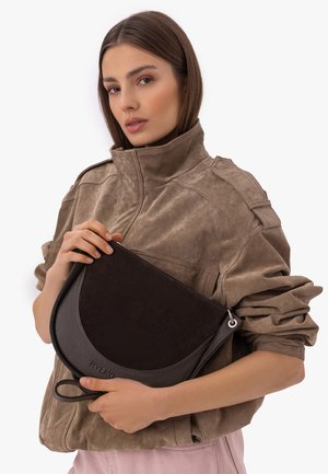 RYŁKO, R10133TB - Skuldertasker - brown