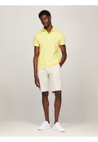 Tommy Hilfiger SLIM - Polo - yellow tulip