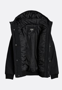 Sort isoleret jakke med en glat satin inderside, knap- og lynlåslukning, ribbede manchetter og et logo-lap syet indeni.