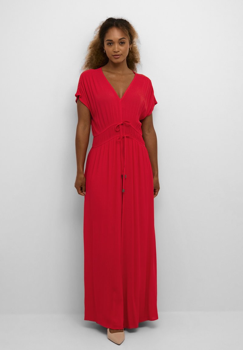 Robe maxi rouge à manches courtes, décolleté en V et taille ajustable à cordon. Tissu lisse avec une silhouette fluide et des détails de couture.
