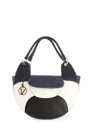 Runder Handtasche mit navyblauen, weißen und schwarzen Lederelementen, strukturiertem Finish, goldfarbenen Beschlägen und einem oberen Griff.
