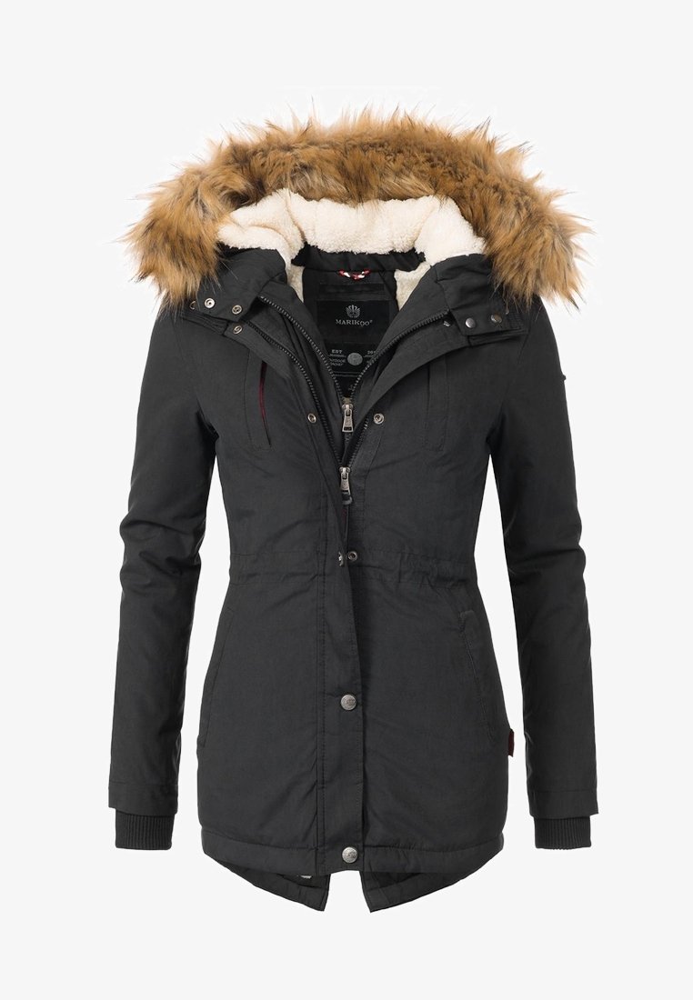 Parka d'hiver noire pour femme avec fermeture éclair frontale, boutons-pression, poches latérales, poignets côtelés et capuche doublée en polaire blanche avec bordure en fausse fourrure marron.