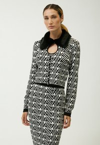 INFLUENCER COLLAR CROPPED  - Strickpullover - black