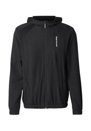 Svart hettejakke med hel glidelås, elastiske mansjetter, sidelommer, brystlomme med glidelås og "Sergio Tacchini"-logo på høyre frontside.
