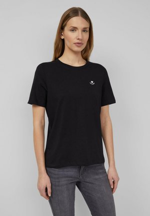 - T-shirt basic