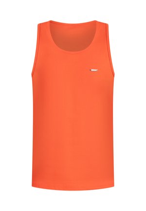 Camiseta sin mangas de color naranja, hecha de una tela suave, con escote redondo y un pequeño detalle de marca en el pecho.