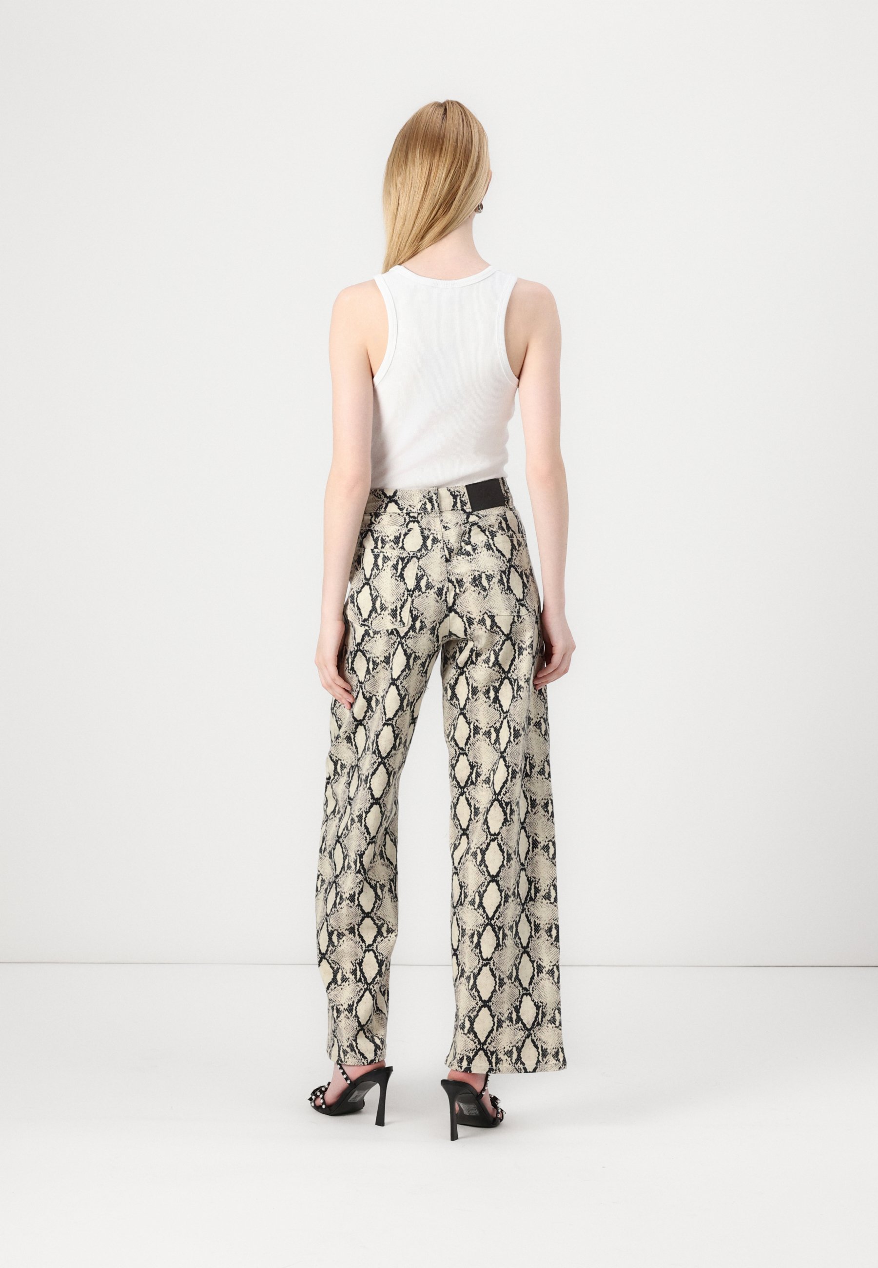 ☆AVANDRESS☆ Wide Straight Denim Pants Cream 21AV004 5059193896612_D?hei=1800&wid=