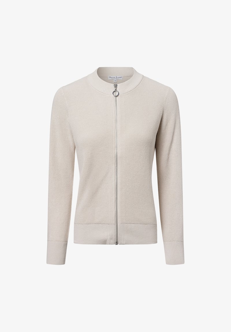 Hellbeige Strickjacke mit gerippter Textur, rundem Halsausschnitt und einem silbernen Reißverschluss mit runder Ziehlasche. Lange Ärmel mit gerippten Bündchen.