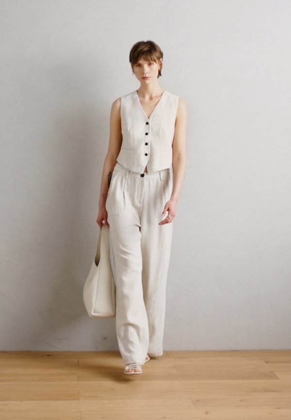 VEST - Waistcoat - creme3