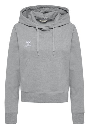 Hoodie harmaan, valmistettu puuvillasekoitteesta, jossa on etutasku ja pieni valkoinen logo rinnassa, sekä kiristysnyöri hupussa.