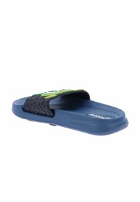 Infradito blu con plantare testurizzato, dotato di una cinghia nera con dettagli verdi e un logo. La suola è liscia e resistente.