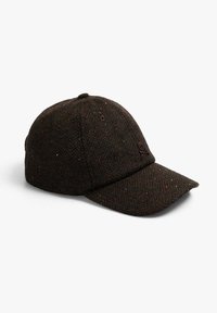 Gorra marrón de espiga hecha de tela texturizada, con motas multicolores, visera curva y un pequeño logo en la parte frontal.