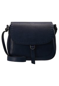 Granatowa skórzana torebka na ramię z klapką zapinającą na zatrzask, przeszyciami, regulowanym paskiem i zdobieniem w postaci klamry z przodu. Gładka faktura.