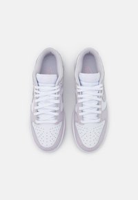 Nike Sportswear DUNK - Sapatilhas - white/venice