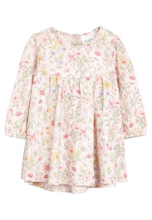Baby kjole med lange ærmer, blødt lyserødt stof og et fint blomsterprint i pastelfarver.