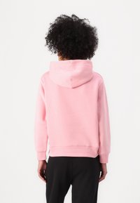 GANT ARCHIVE SHIELD HOODIE - Sudadera - geranium pink