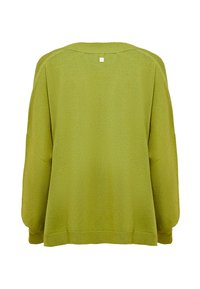 Maglione verde oversize, con texture a maglia, scollatura rotonda, spalle scese e polsini e orlo a costine. Etichetta visibile sul retro.