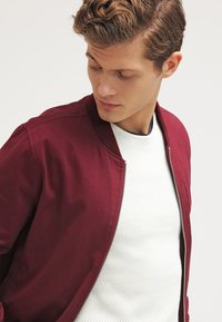 Minimum REISWOOD - Strickpullover - ivory
