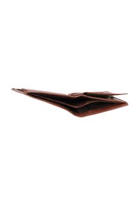 Portefeuille en cuir marron ouvert et vide, présenté de côté sur fond blanc.