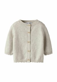 Cardigan a maglia di un grigio chiaro con maniche corte, bottoni in legno, orlo ondulato e un sottile motivo testurizzato su tutto il capo.