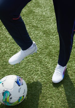 KING ULTIMATE FG/AG  - Football boots artificial grass - white/bluemazing/flat light gray/sunset glow