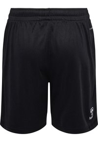 Pantalones cortos deportivos negros con una textura suave, cinturilla elástica y un pequeño logo blanco en la parte inferior derecha.