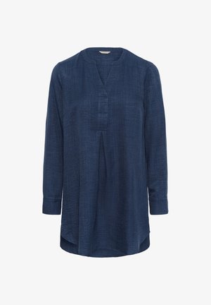 Blusa texturizada de manga larga en azul marino con escote en V, tapeta de botones oculta y dobladillo redondeado.